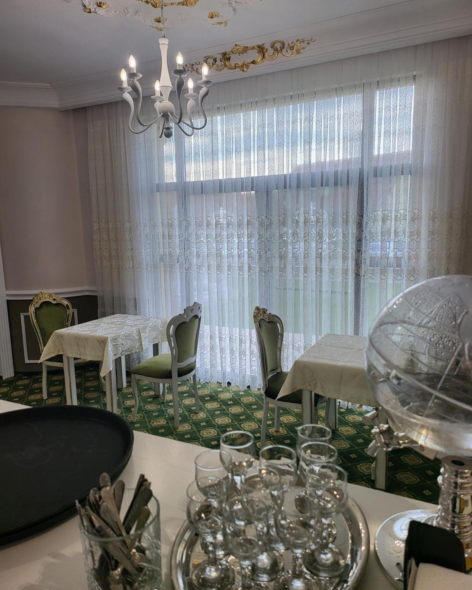 Regal Beius Hotel Buitenkant foto