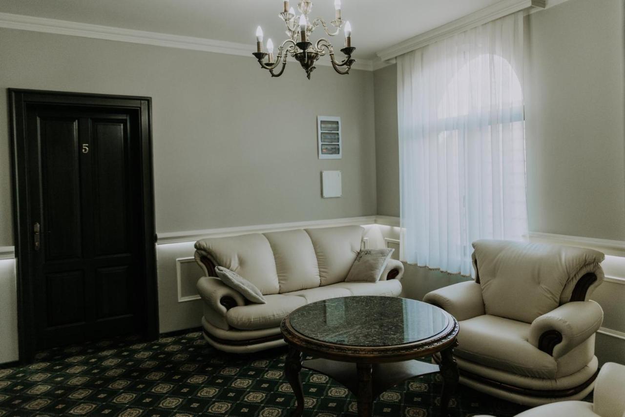 Regal Beius Hotel Buitenkant foto